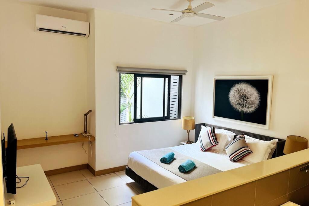 Latitude Luxury Seafront Suite Rivière Noire Exterior foto