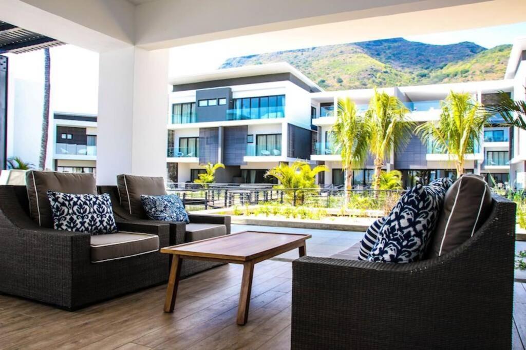Latitude Luxury Seafront Suite Rivière Noire Exterior foto