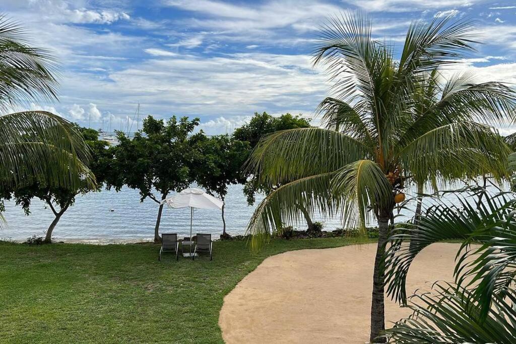 Latitude Luxury Seafront Suite Rivière Noire Exterior foto